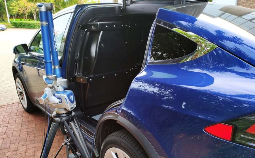 Tesla Model X panel 3D scanning